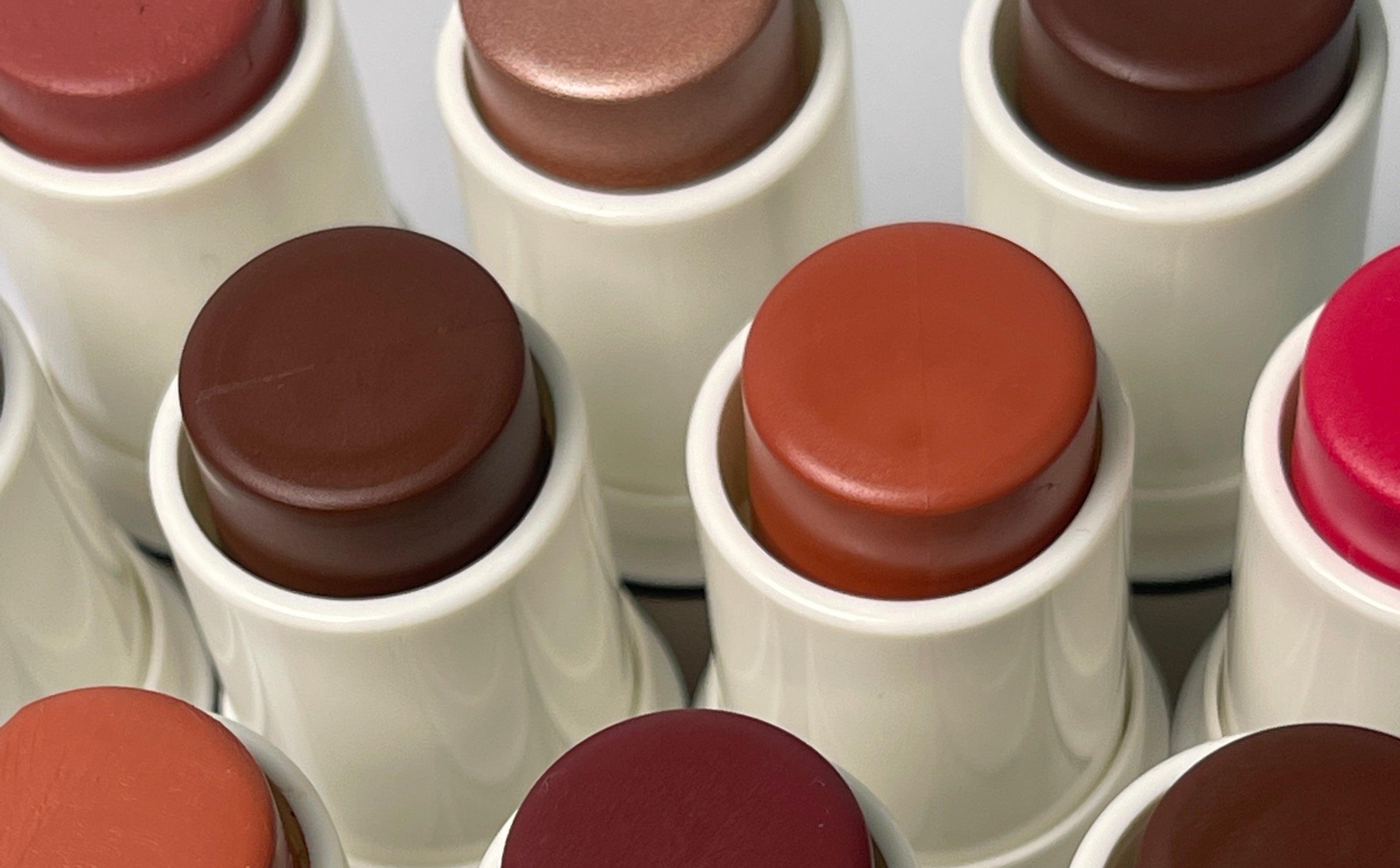 INSTANT<br>
BLUSH<br>
MULTISTICK
